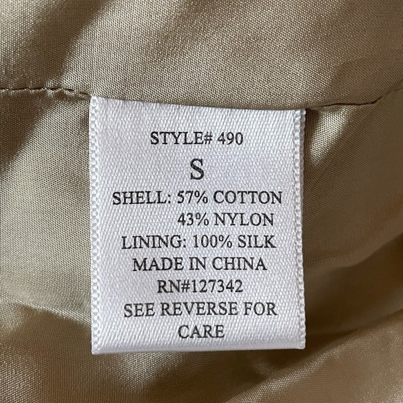 Beyond Vintage black lace with nude underlay top - Picture 5 of 6